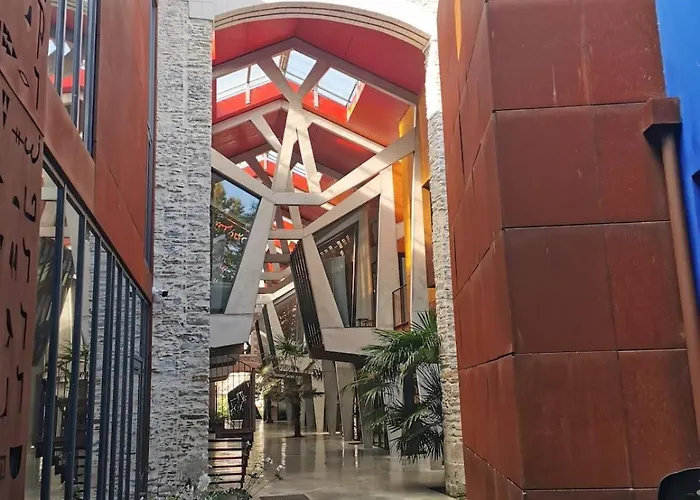 Le Cours Des Arts Apartment *